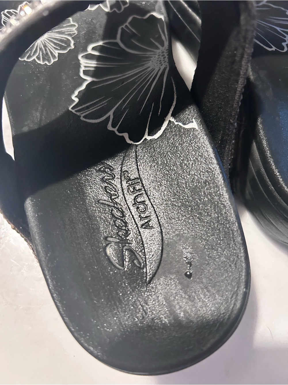 Women’s Black Rhinestone Embellished Slip-On Sandals Skechers Sz 7 - Picture 3 of 6